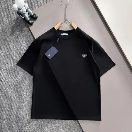 プラダ Tシャツ