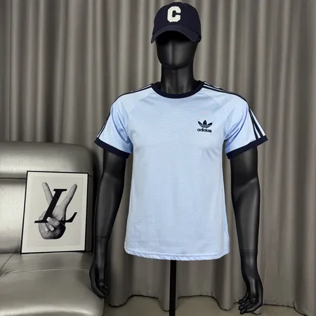 アディダス Tシャツ