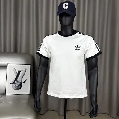 アディダス Tシャツ