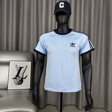 アディダス Tシャツ