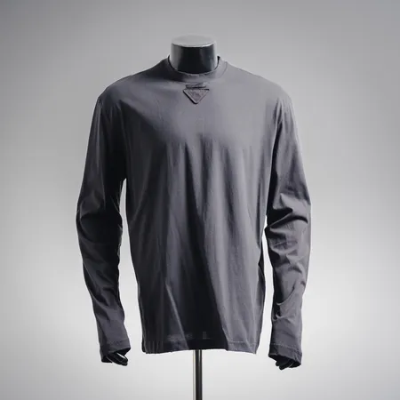 プラダ Tシャツ