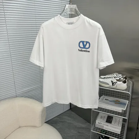ヴァレンティノ Tシャツ