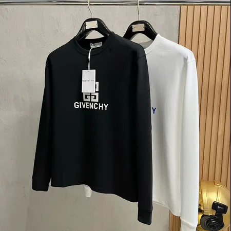 ジバンシィ Tシャツ