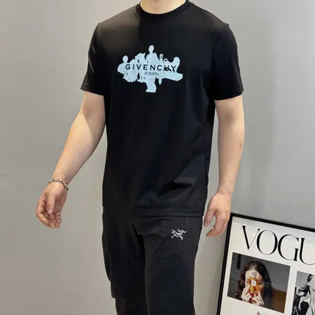 ジバンシィ Tシャツ