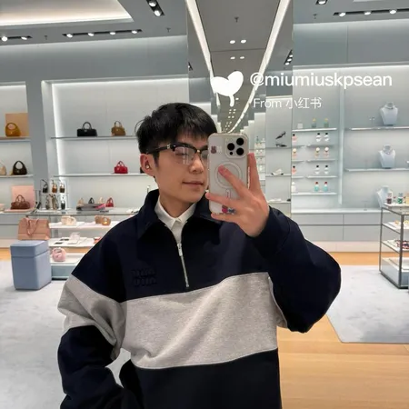 ミュウミュウ パーカー