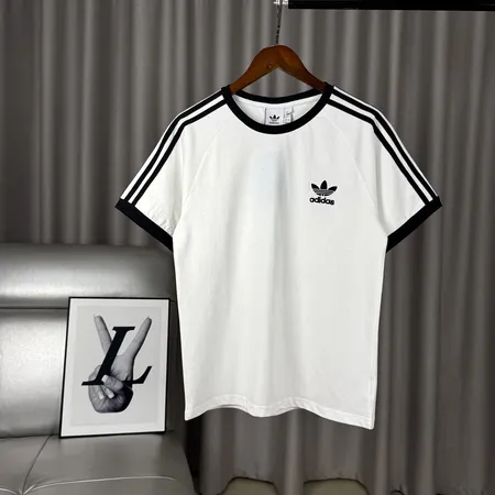 アディダス Tシャツ