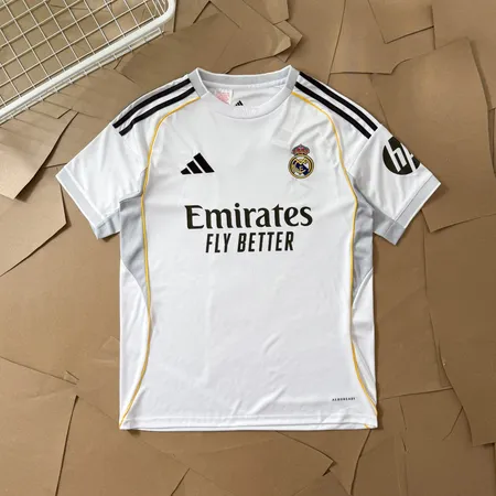 アディダス Tシャツ