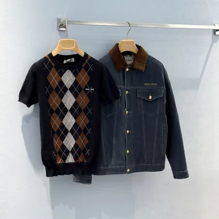 ミュウミュウ Tシャツ