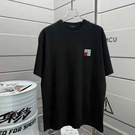 ジバンシィ Tシャツ