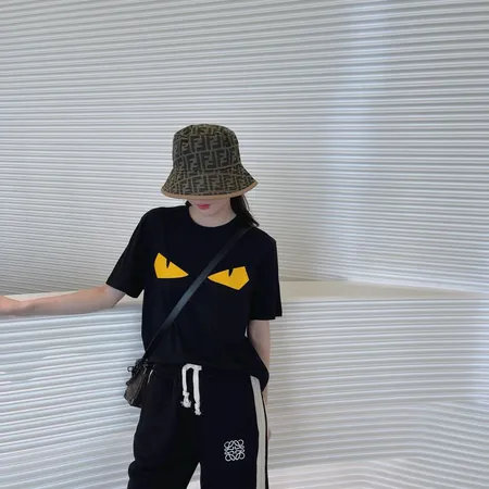 フェンディ Tシャツ