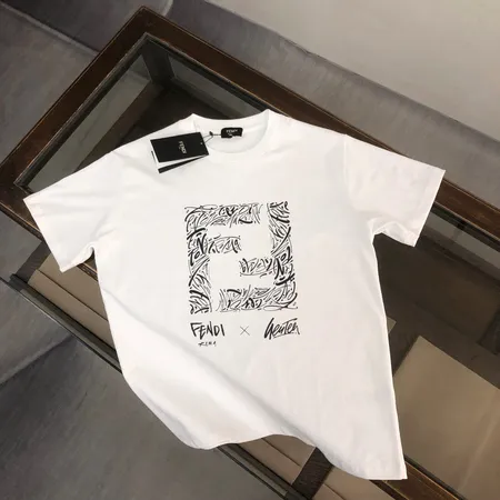 フェンディ Tシャツ
