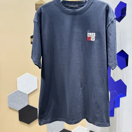 ジバンシィ Tシャツ