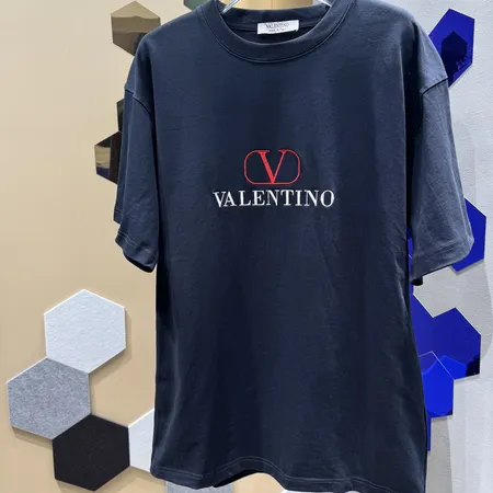 ヴァレンティノ Tシャツ