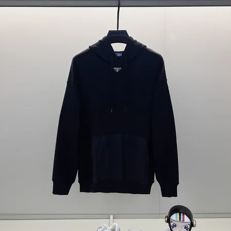 プラダ パーカー