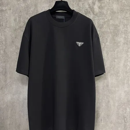 プラダ Tシャツ