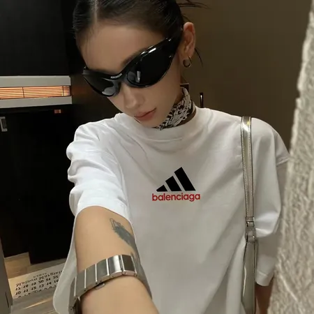 アディダス Tシャツ