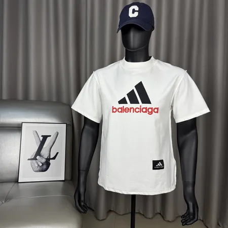 アディダス Tシャツ