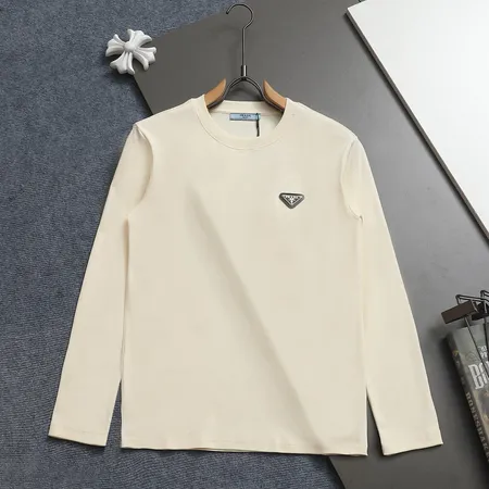 プラダ Tシャツ