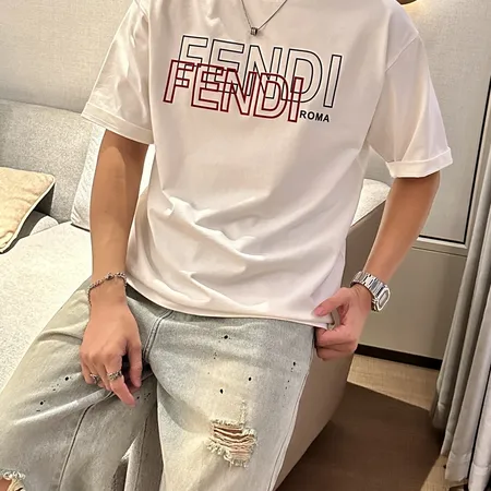 フェンディ Tシャツ