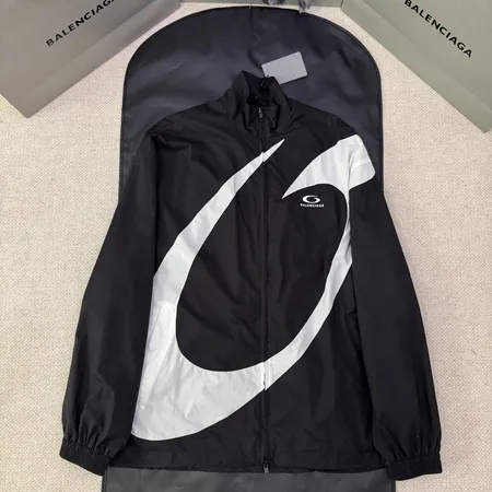バレンシアガ ジャケット