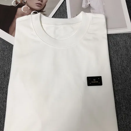 ヴァレンティノ Tシャツ