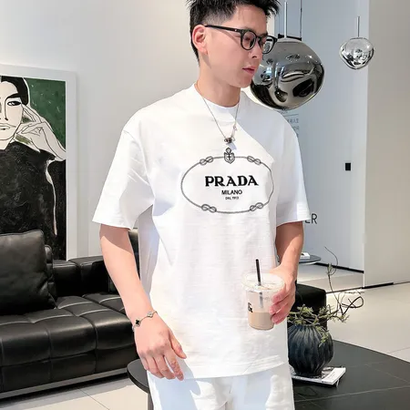 プラダ Tシャツ
