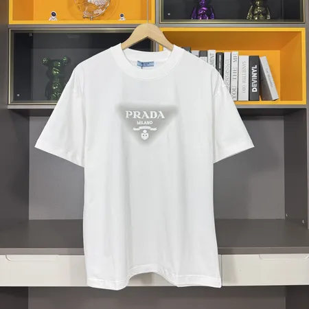 プラダ Tシャツ
