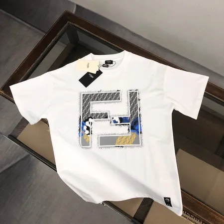 フェンディ Tシャツ