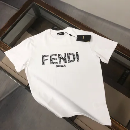 フェンディ Tシャツ