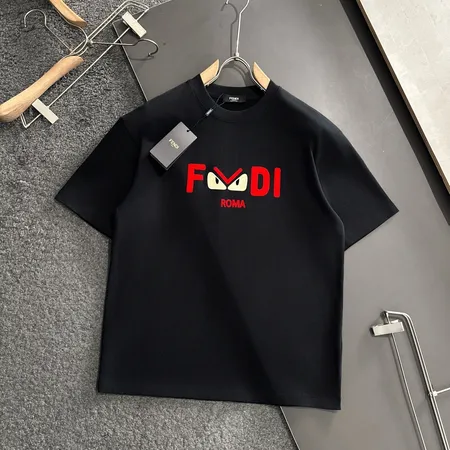 フェンディ Tシャツ