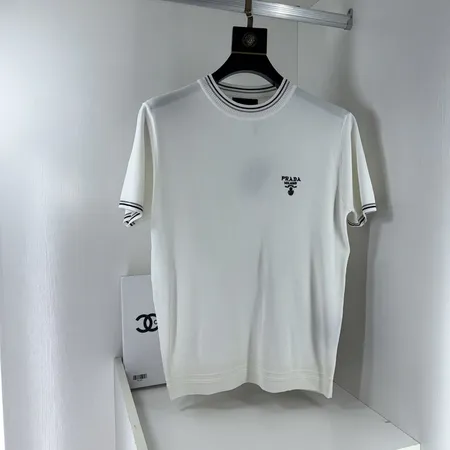 プラダ Tシャツ
