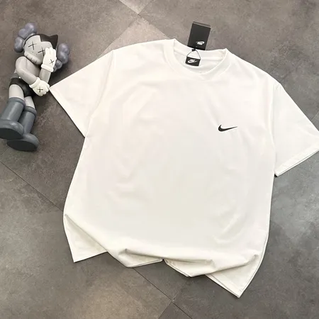 ナイキ Tシャツ