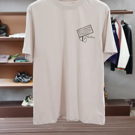 ヴァレンティノ Tシャツ