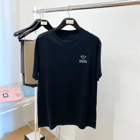 プラダ Tシャツ