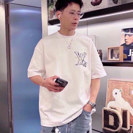 ルイヴィトン Tシャツ