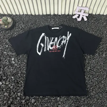 ジバンシィ Tシャツ