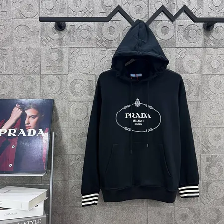 プラダ パーカー