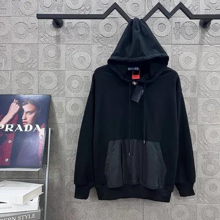 プラダ パーカー