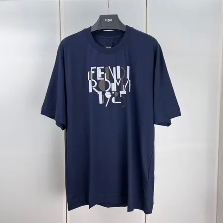 フェンディ Tシャツ