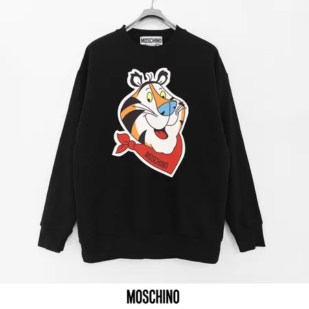 モスキーノ パーカー