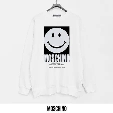 モスキーノ パーカー