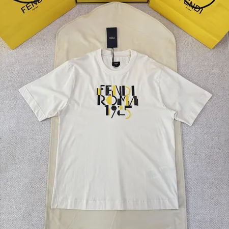 フェンディ Tシャツ