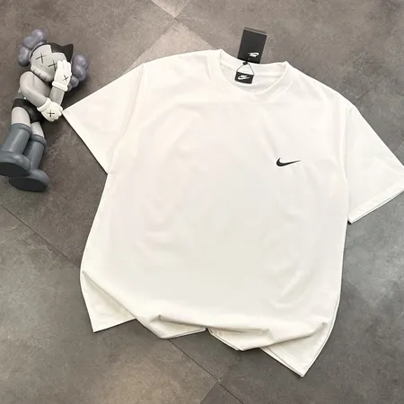 ナイキ Tシャツ