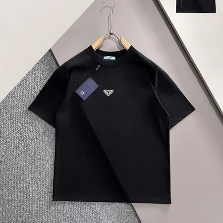 プラダ Tシャツ