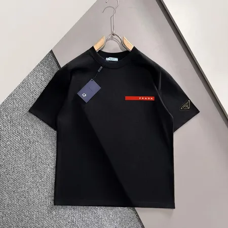 プラダ Tシャツ
