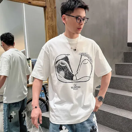 ヴァレンティノ Tシャツ