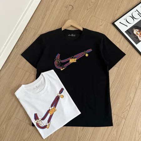 ナイキ Tシャツ