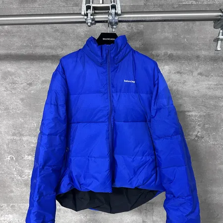 バレンシアガ ダウンジャケット