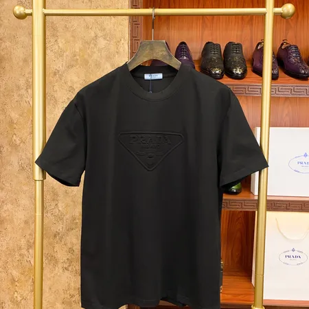 プラダ Tシャツ