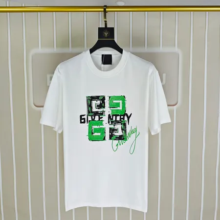 ジバンシィ Tシャツ